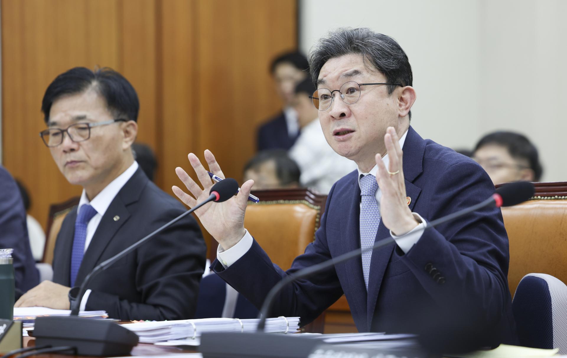 레버리지 ETF 사태에 고개 숙인 이억원…"부처 협의 거쳐 도입"