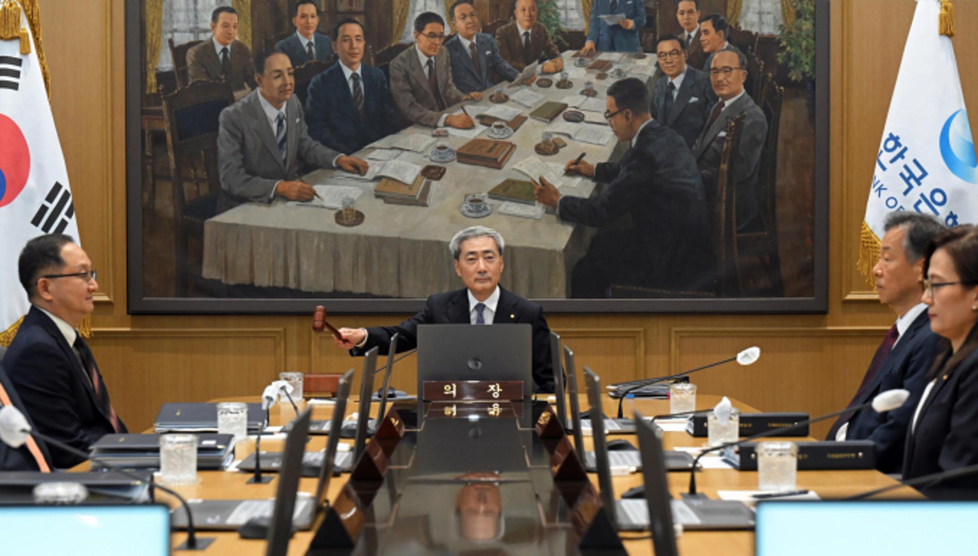 물가·연준 변수, 한은 추가 금리인상 고민