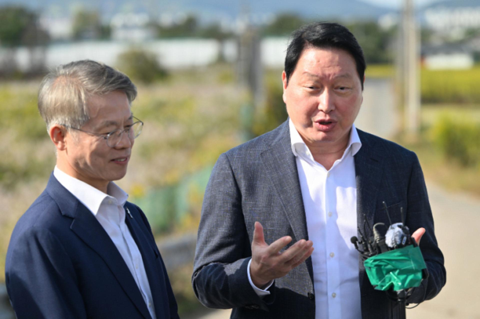 최태원 "공사 최대한 앞당기겠다"…호남 반도체 속도전