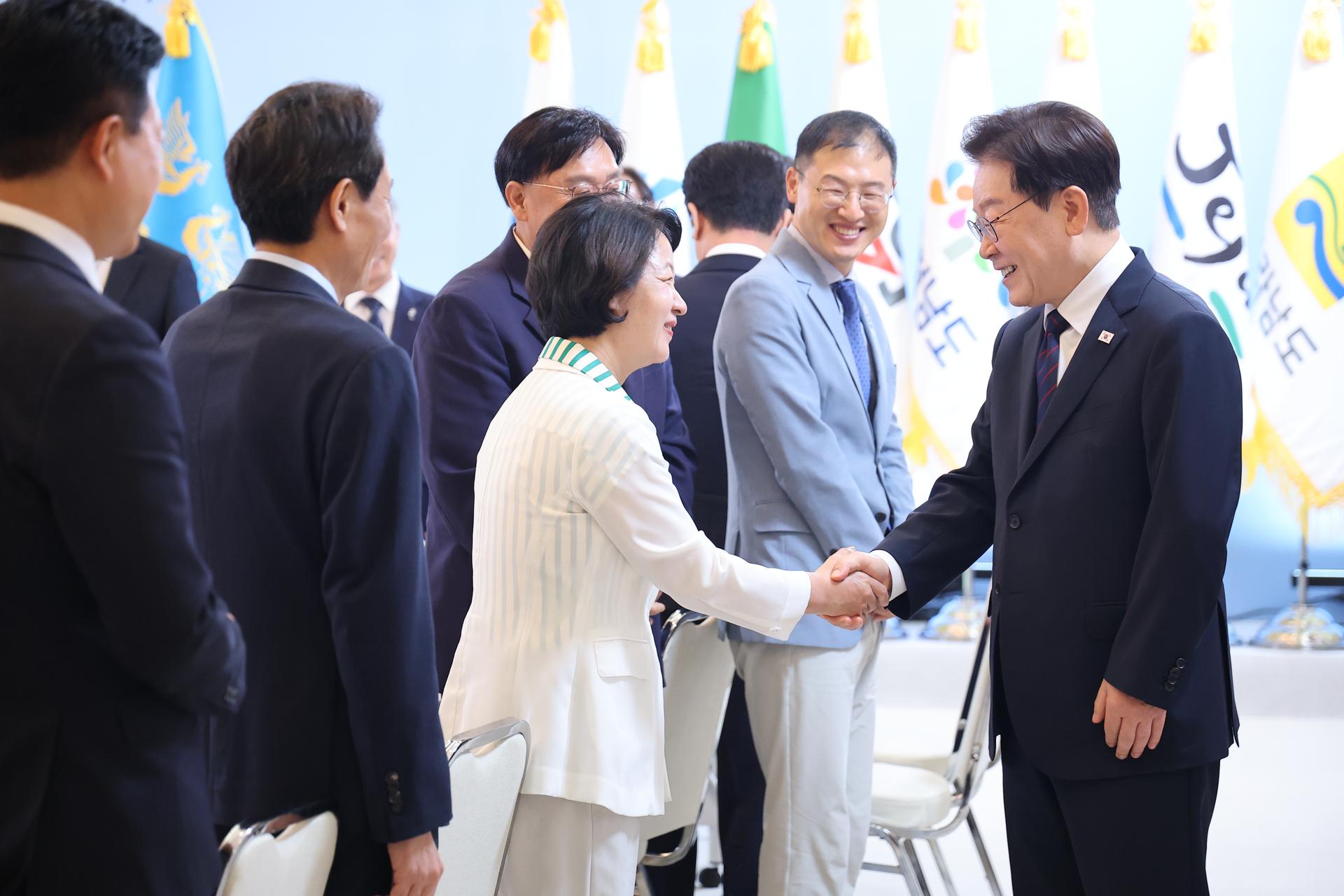 [사설]李· 與 강경파 연일 충돌…전례없는 자중지란