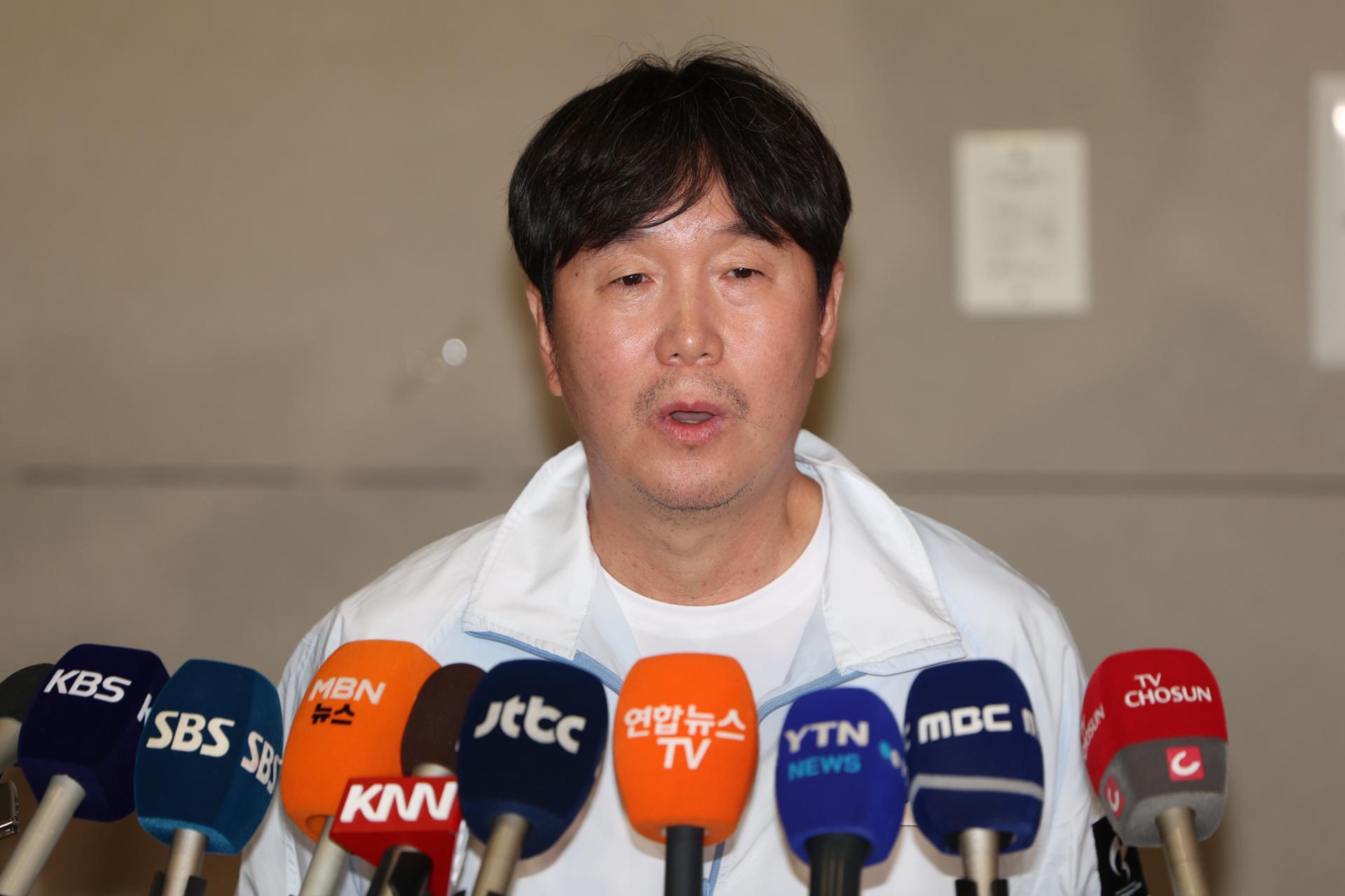 9위 추락 한화, 류지현 감독 영입…3년 총액 20억원