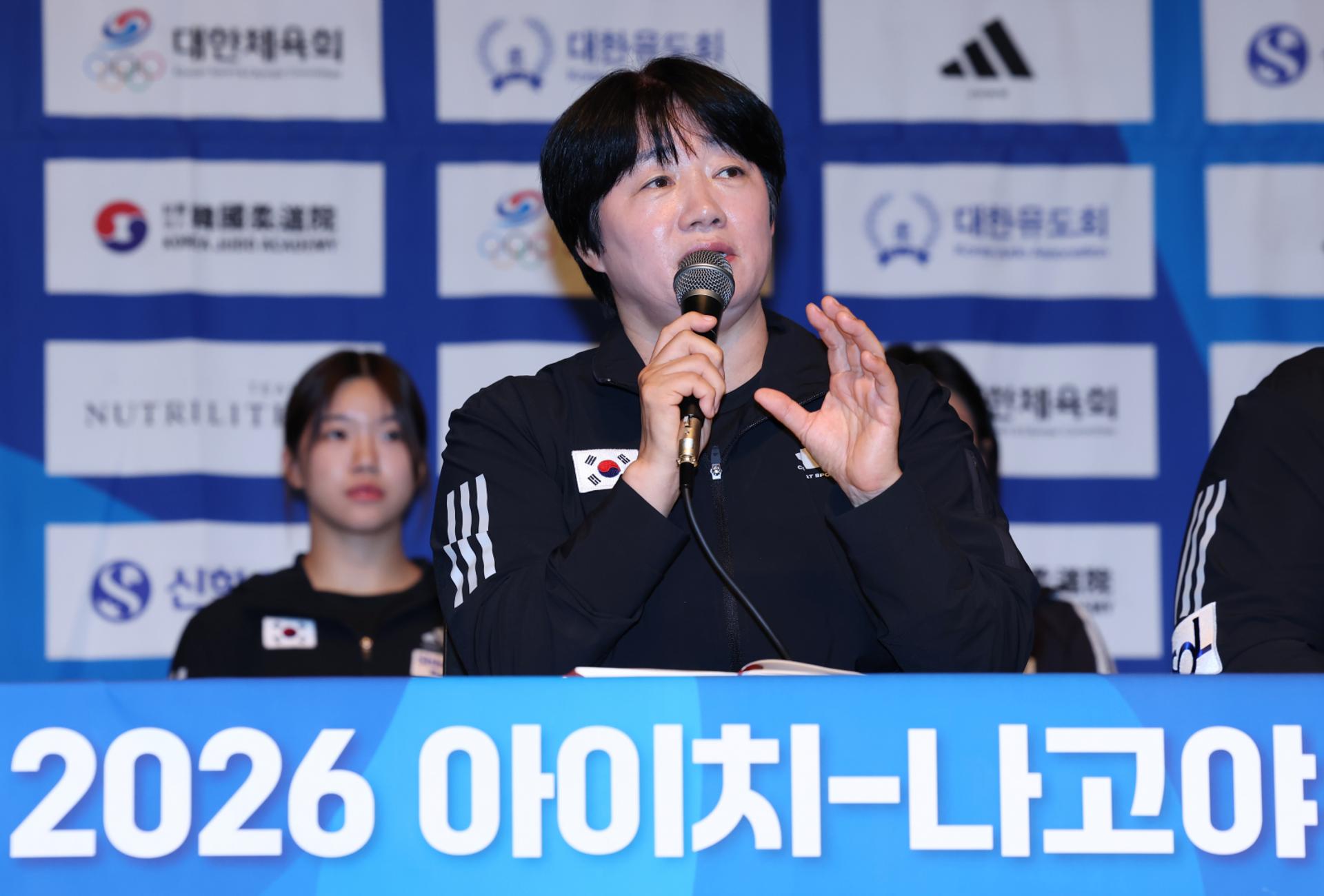 '계체 실격 논란' 정성숙 유도감독 사퇴, 입막음 주장엔 선그어