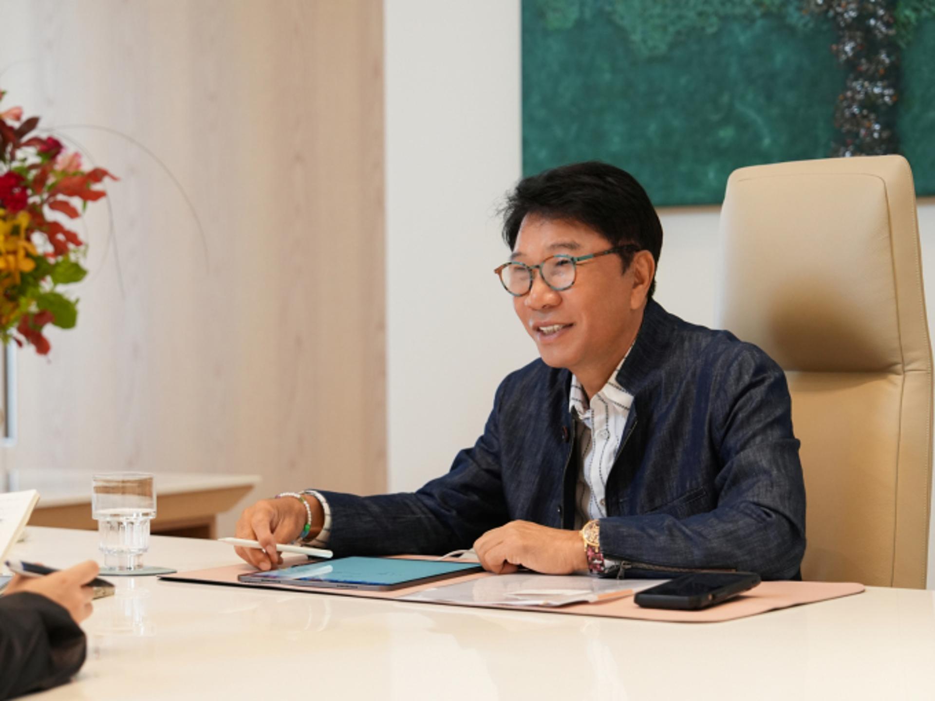 이수만 "무엇이 다른가 계속 질문해야 K컬처 사랑받아"