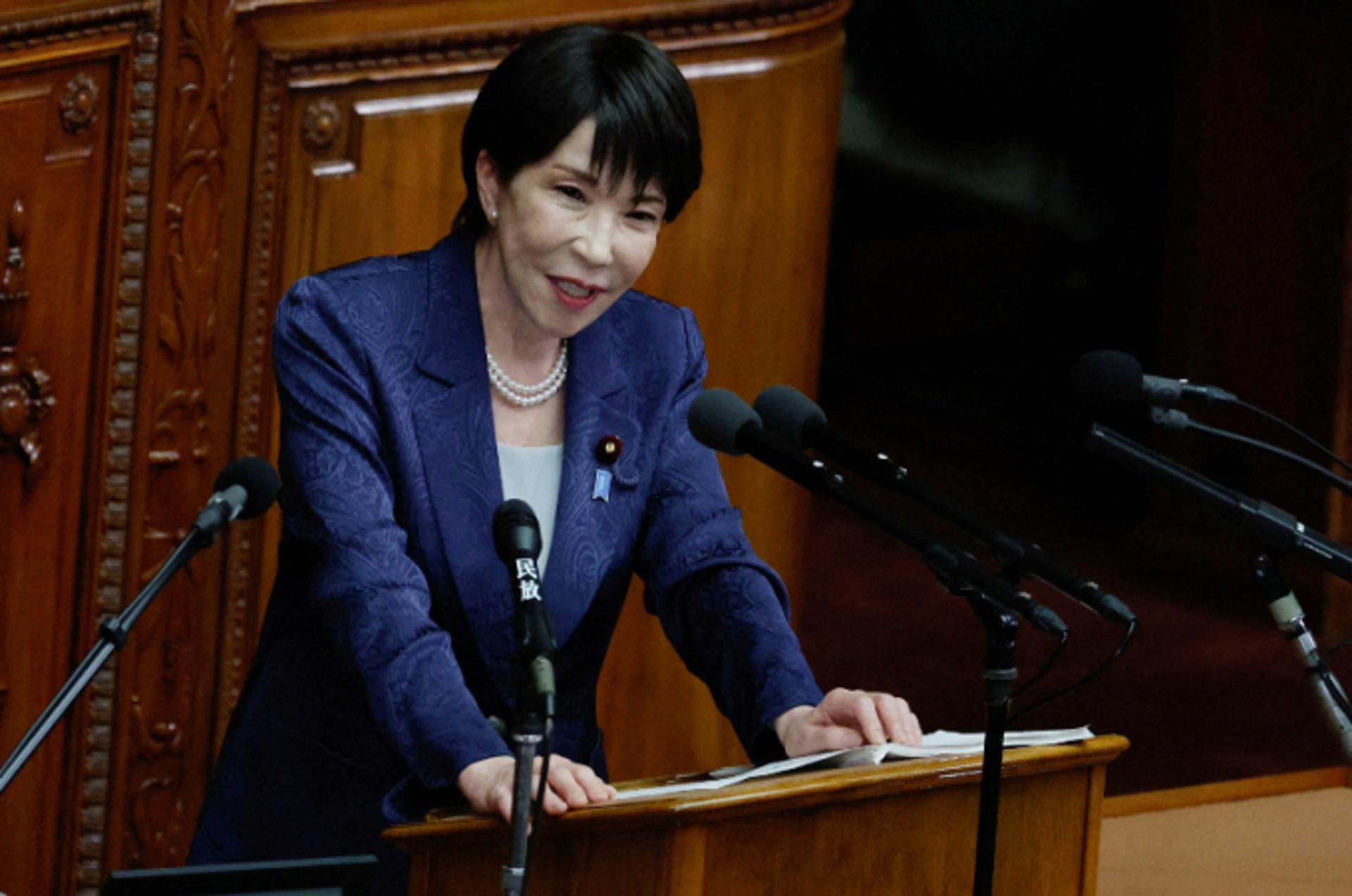 다카이치, 야스쿠니에 또 공물…각료들도 봉납