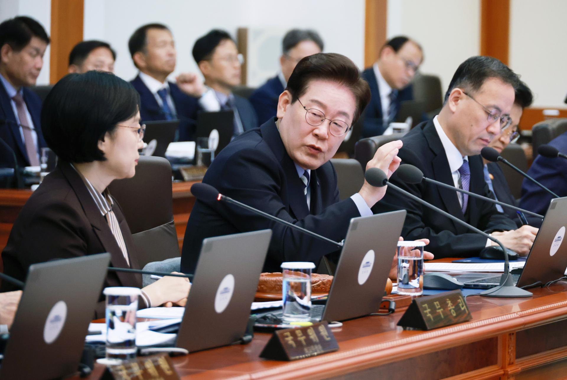 [시대광장/정용관] '직거래' 정치, 그 위험한 권력관