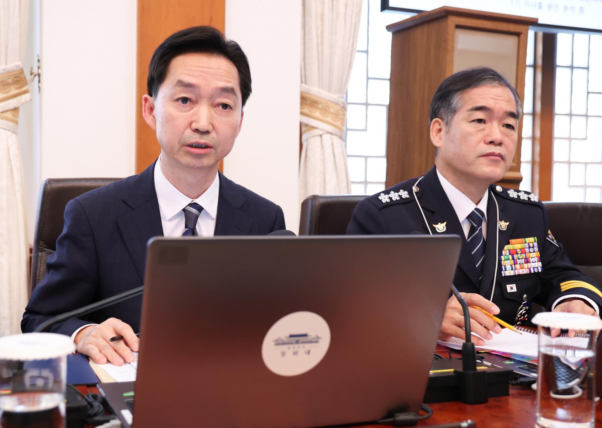 [사설]중수청장 '배석' 논란에 AI 답변 공개…지금 이럴 일인지