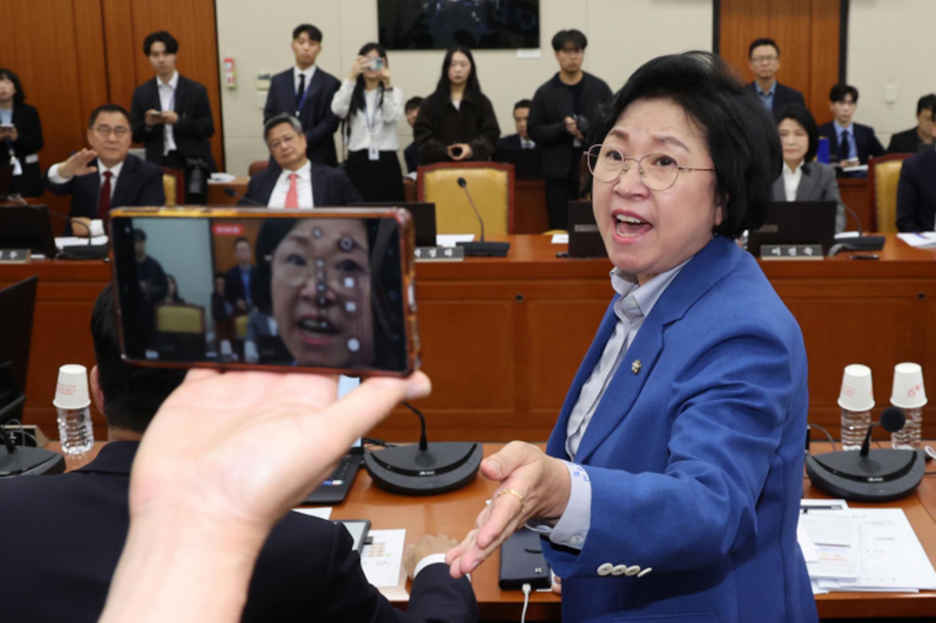 "함량미달 국회의원 못 걸러"…품격·공익·견제 없는 3無 국감