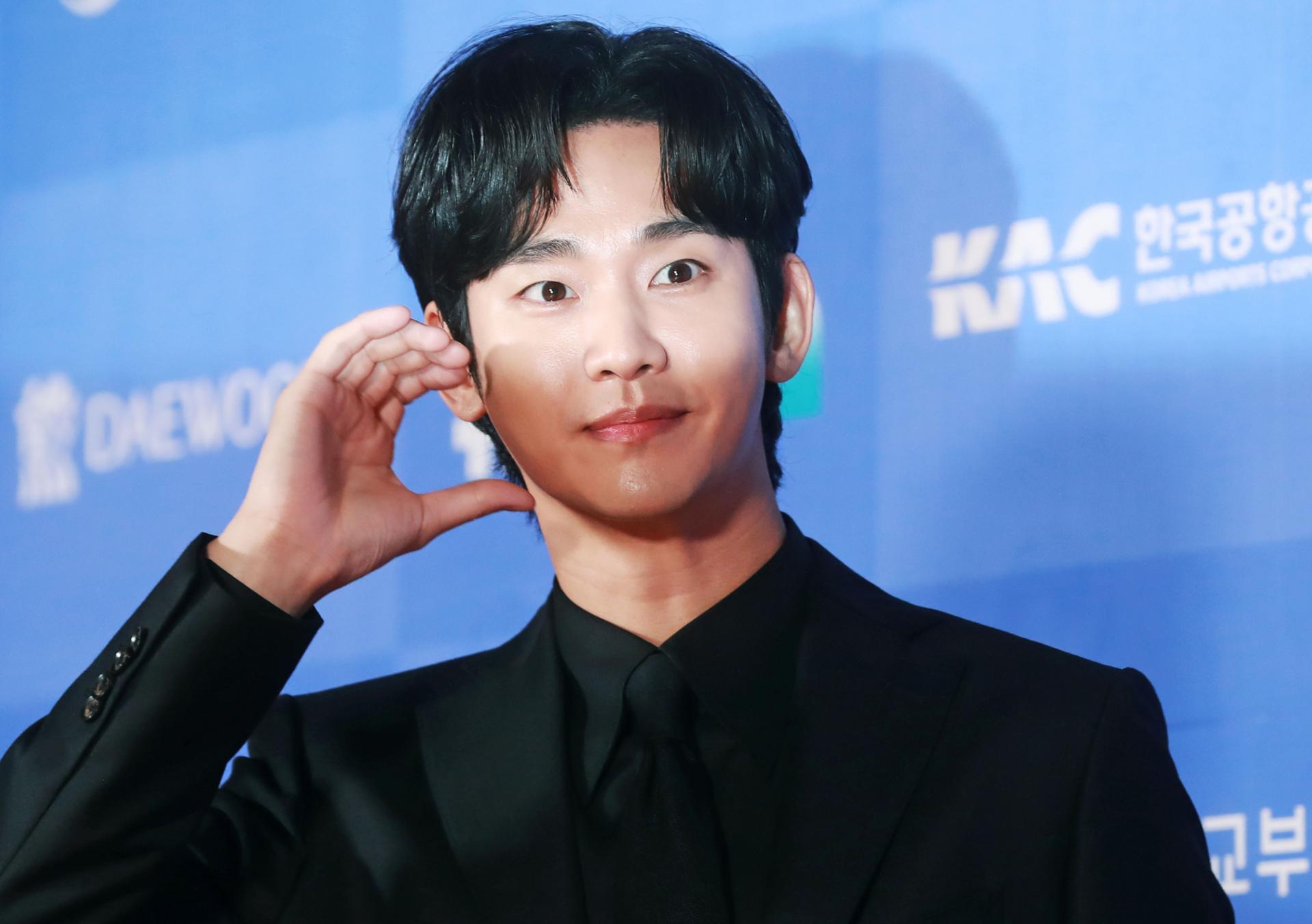 김수현 측 "김새론 모친·유족 측 변호사 등 검찰 송치"
