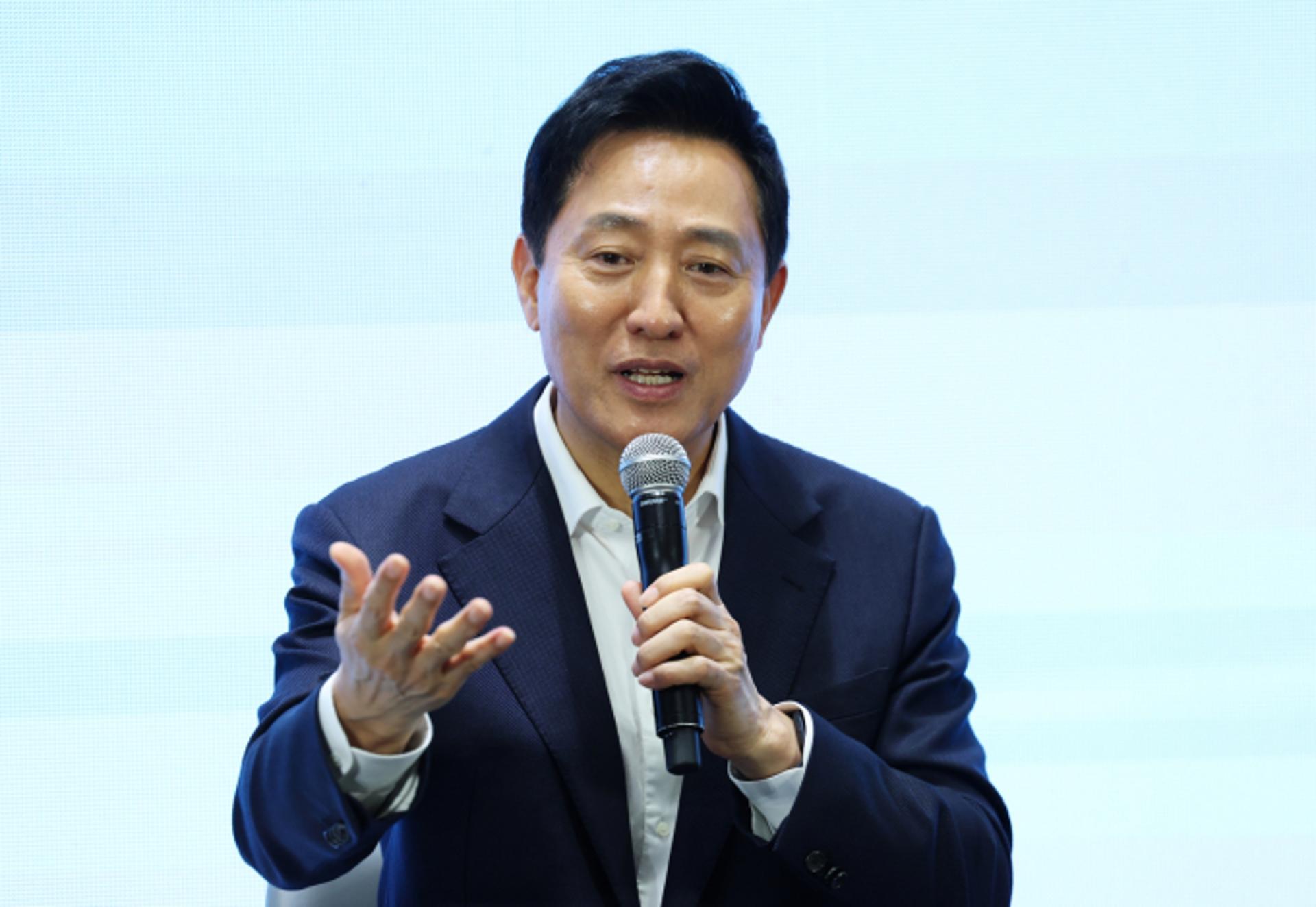 오세훈 "질질 끌려다닐 수밖에"…청년 AI 예산 삭감 직격