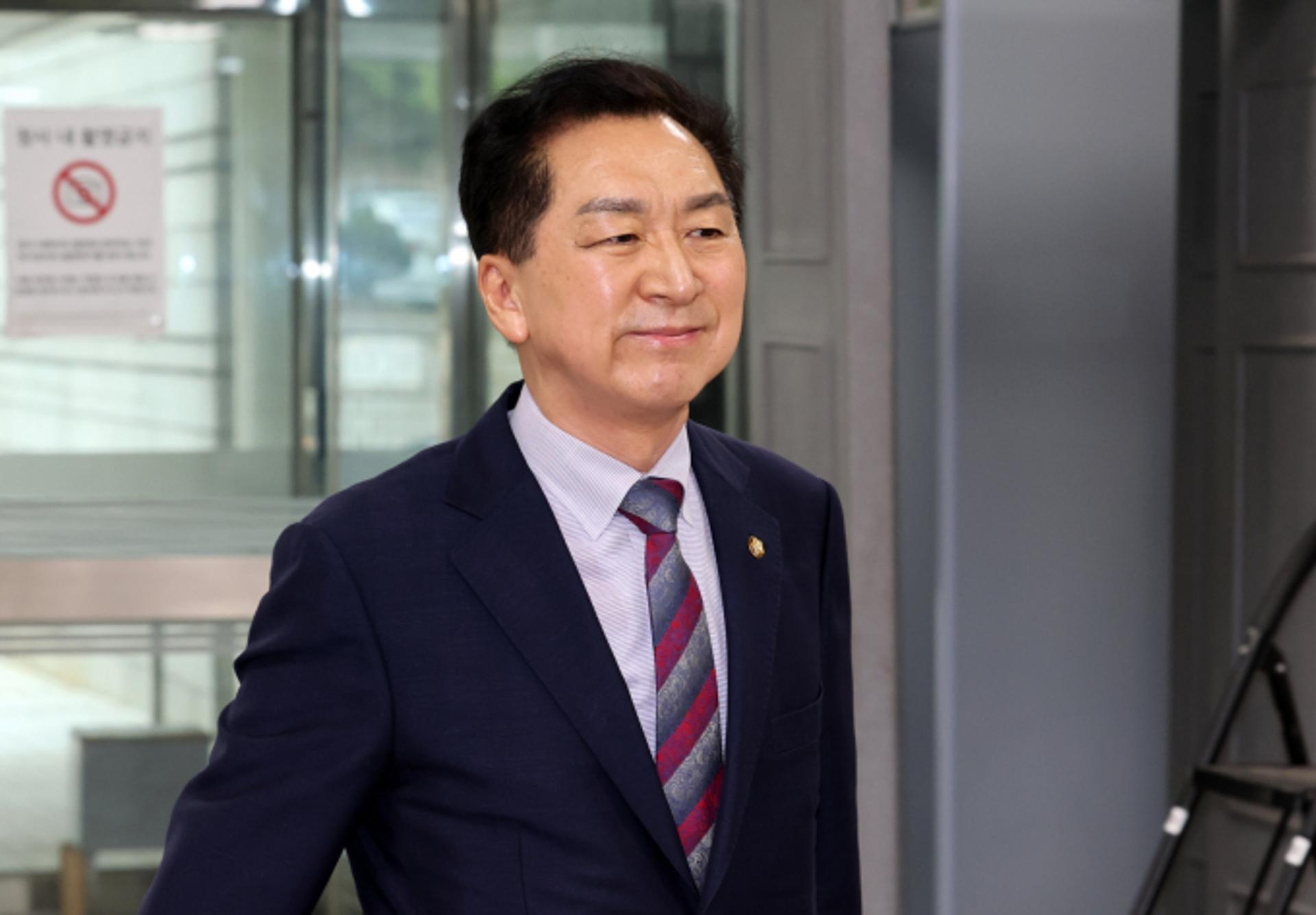 '김건희에 명품백 건넨 혐의' 김기현 1심 무죄, 배우자 벌금 500만원