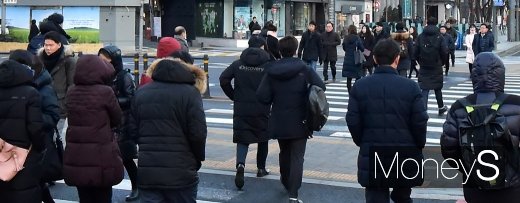 [머니S포토] 기해년 새해 강추위 속 시민들 첫 출근