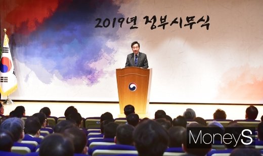 [머니S포토] 이낙연 총리, 2019년 기해년 신년사