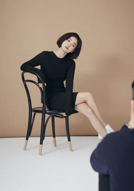 송혜교 화보 비하인드컷, 20대 같은 외모