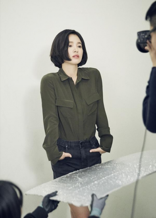 송혜교 화보 비하인드컷, 20대 같은 외모