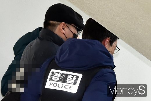 [머니S포토] 의사 살해범, 영장실질심사 참석