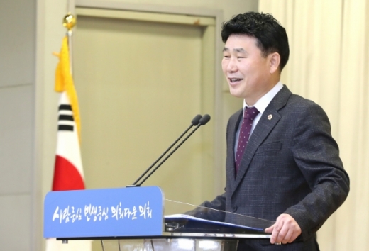 ▲ 경기도의회 김원기 부의장. / 사진제공=경기도의회