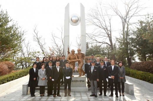 ▲3일 경기 광주시는 올해 1월부터 관내 국가보훈대상자와 참전유공자에게 지급하는 ‘보훈·참전 명예수당’을 인상하고 ‘사망참전 유공자의 배우자 복지수당’도 신설해 지급한다고 밝혔다. / 사진제공=광주시청