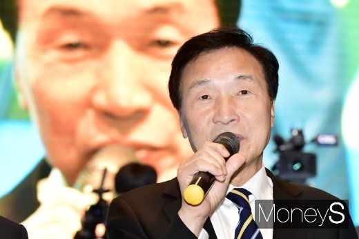 [머니S포토] 소상공인 신년회, 손학규 대표 참석
