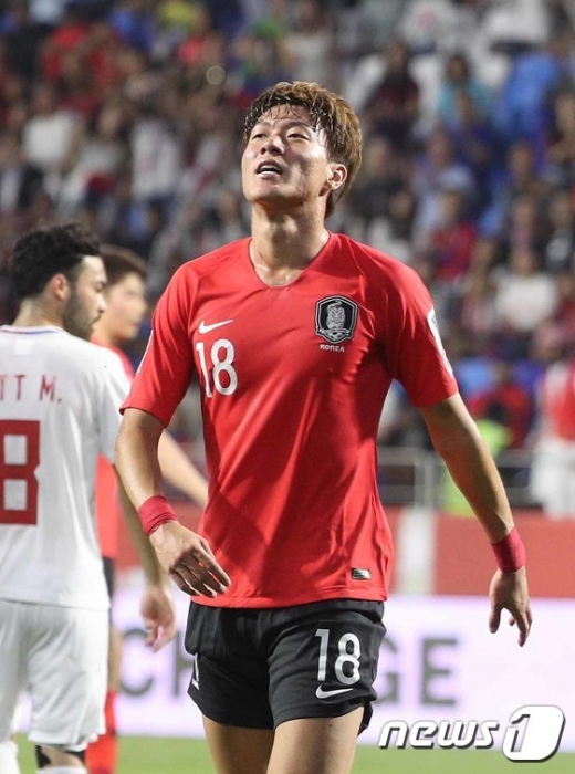 난 7일 오후 아랍에미리트(UAE) 두바이 알마쿱 스타디움서 열린 2019 아시아축구연맹(AFC) 아시안컵 조별리그 C조 1차전 필리핀전에서 결승골을 터뜨린 한국 대표팀의 공격수 황의조. /사진=뉴스1
