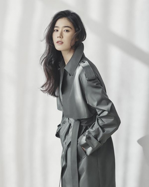 [★화보] 정은채, 간절기 나들이 스타일링 제안