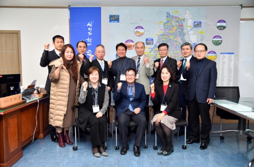 ▲8일 시흥시는 지난 4일 2019년 민방위 교육을 진행할 전문성을 갖춘 우수 강사 9명을 위촉했다고 밝혔다. / 사진제공=시흥시청