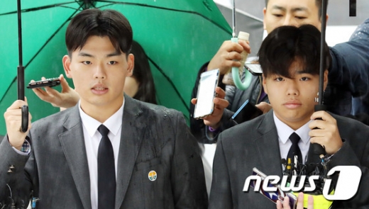 더 이스트라이트 멤버 이석철(왼쪽), 이승현./사진=뉴스1