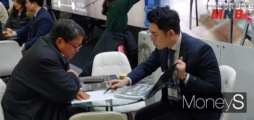 / 프랜차이즈 창업박람회 상담모습, 월드전람이 주관하는 '제51회 프랜차이즈 창업박람회 SETEC'는 오는 3월 21일(목)부터 진행된다. (사진=강동완 기자) @머니S MNB, 식품 외식 유통 · 프랜차이즈 가맹 & 유망 창업 아이템의 모든 것