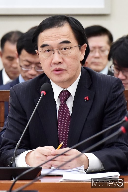 [머니S포토] 답변하는 조명균 통일부 장관