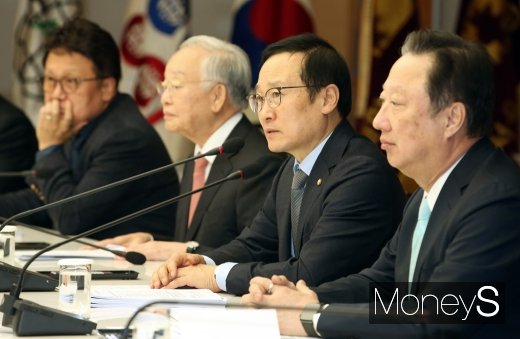 [머니S포토] 모두발언하는 홍영표 원내대표