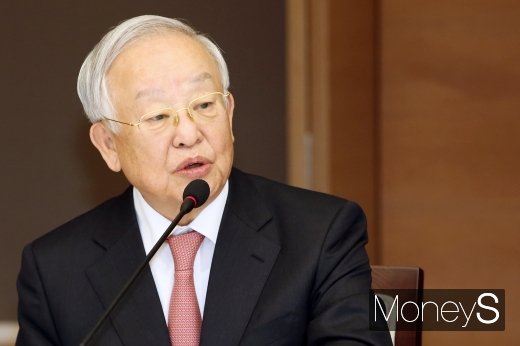 [머니S포토] 발언하는 손경식 경총 회장