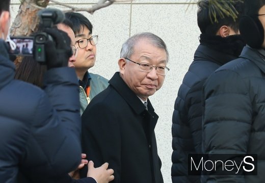 [머니S포토] 침통한 표정의 양승태