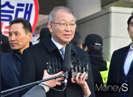 [머니S포토] 담담하게 말 이어가는 양승태
