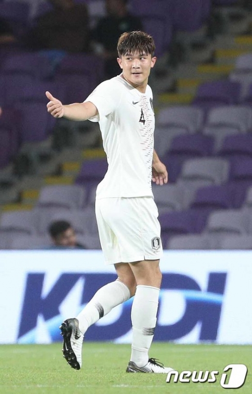 12일 오전 (한국시간) 아랍에미리트(UAE) 알 아인 하자 빈 자예드 경기장에서 열린 2019 아시아축구연맹(AFC) 아시안컵 C조 조별예선 2차전 키르기스스탄전에서 선제골을 터뜨린 한국 대표팀의 김민재. /사진=뉴스1