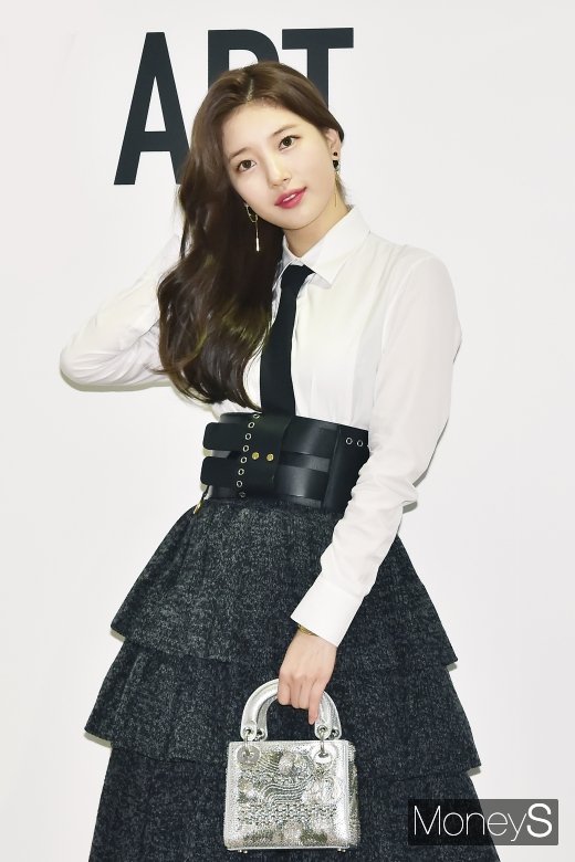 [머니S포토] 수지, 느낌부터 다르네