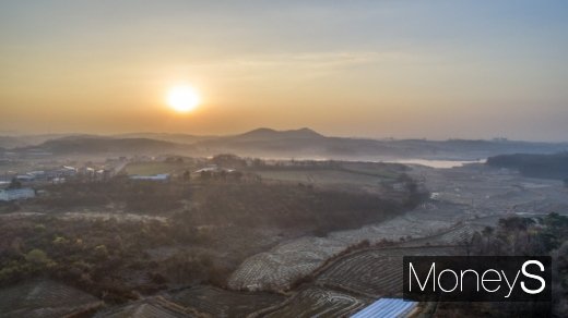 화수리 주재소터 상공에서 바라본 쌍봉산(드론 사진). /사진=한국의길과문화