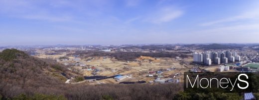 쌍봉산 정상 전망대에서 바라본 수촌리 방향. /사진=한국의길과문화