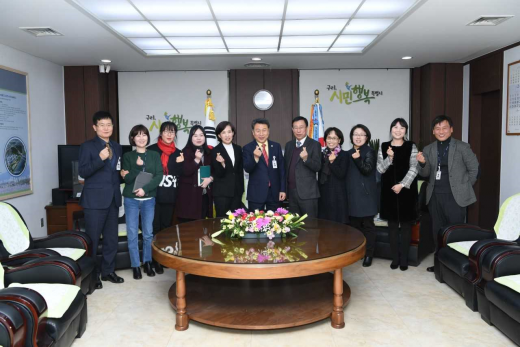 노인 일자리 및 사회 활동 지원 수행 기관과의 간담회. /사진제공=구리시 