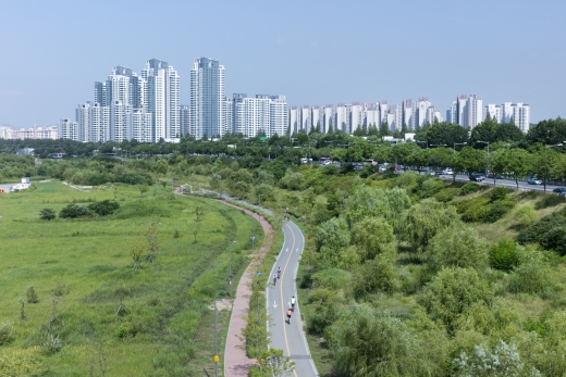 초미세먼지 기승에 쾌적한 ‘숲세권’ 아파트가 주목 받는다. /사진=이미지투데이