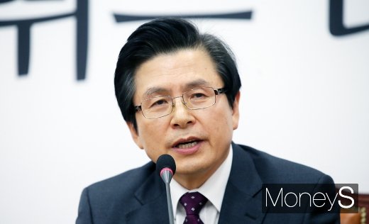 [머니S포토] 황교안, 입당 기자회견