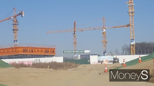 공사가 한창인 과천 지식정보타운. /사진=김창성 기자