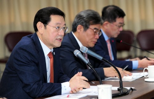 ▲이용섭 광주광역시장(사진 왼쪽)