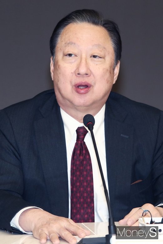 [머니S포토] 발언하는 박용만 대한상의 회장