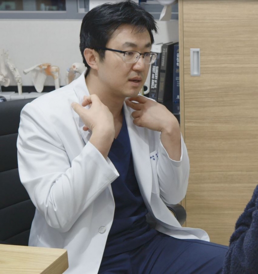 [건강] 겨울철 추위에 늘어나는 관절염, 변형 되기 전 치료해야