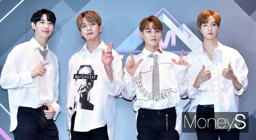 [머니S 포토] 엠카 루커스, '톡톡 튀는 감성'