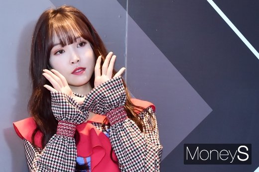 [머니S포토] 여자친구 유주, '청초한 외모'
