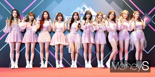 [머니S포토] 우주소녀, '엠카에서도 반짝반짝'