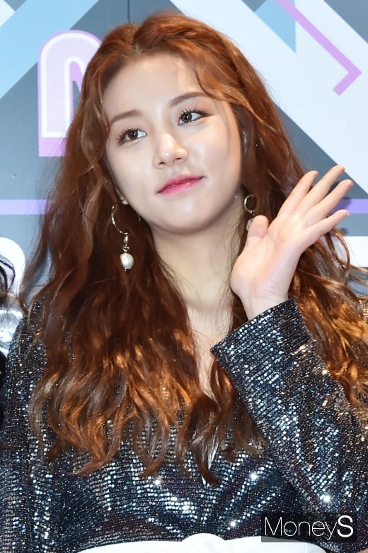 [머니S포토] 라붐 솔빈, 뽀글뽀글 임팩트 팍!