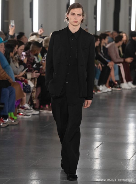 발렌티노, 언더커버와 버켄스탁과 손잡고 '2019-20F/W 컬렉션' 선보여