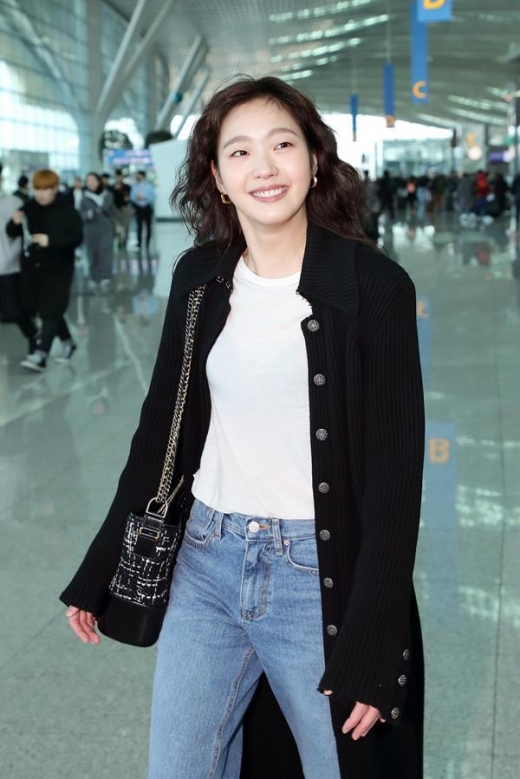 [★공항패션] 김고은, 파리 오뜨꾸띄르 쇼 가는 청초한 그녀