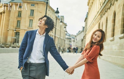 [★화보] 유진 기태영, 부부보다 연인 같은 분위기 '물씬'